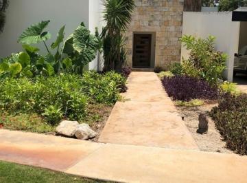 Casa en condominio · 285m² · 2 Recámaras · 2 Estacionamientos · Linda Casa Una Sola Planta en Privada Yucatan Country Club