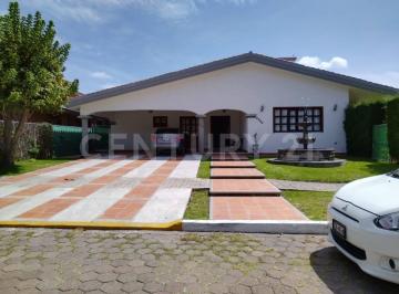 Casa · 450m² · 3 Recámaras · 6 Estacionamientos · Casa en Venta en de un Piso, Fraccionamiento El Cristo, Atlixco Puebla
