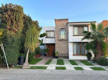 Casa de 3 habitaciones, Tlajomulco de Zúñiga · ¡Inversión Estratégica! Casa en Casa Fuerte, Zona Sur. Precio $791,000 Pesos Abajo de Avalúo
