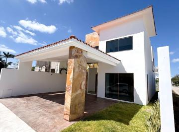 Casa de 3 habitaciones, Conkal · Casa de 3 Recámaras, Totalmente Equipada, en Privada con Amenidades.