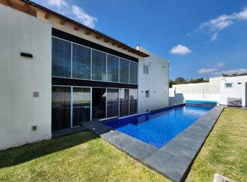 Casa de 4 habitaciones, Ixtapan de la Sal · Casa San Diego 3 y 4 Amueblada y Equipada, con Alberca Climatizada y un Extenso Jardín.