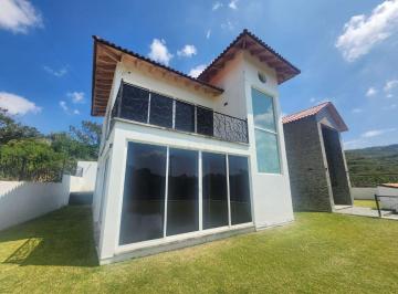 Casa de 4 habitaciones, Ixtapan de la Sal · Casa San Diego 3 y 4 Amueblada y Equipada, con Alberca Climatizada y un Extenso Jardín.