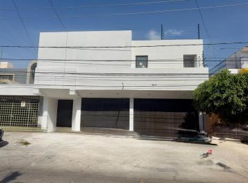 Oficina · 300m² · 2 Estacionamientos · Oficina en Renta Jardines del Moral, León, Guanajuato