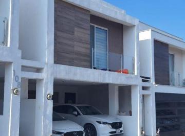 Casa de 3 habitaciones, Apodaca · Casa en Renta en Col. Alvento