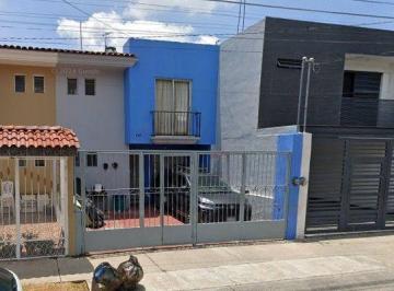 Casa de 3 habitaciones, Guadalajara · Casa en Venta en Los Arrayanes ¡Excelente Oportunidad de Inversiòn Recuperaciòn Hipotecaria!