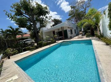Casa · 200m² · 3 Recámaras · 4 Estacionamientos · Venta Casa Huayacan Cancun