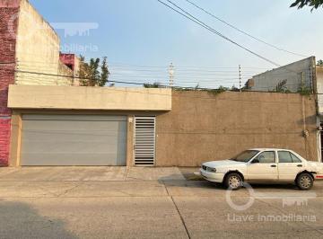 Casa · 384m² · 2 Recámaras · 2 Estacionamientos · Casa en Venta y Renta, Revolución Col. Centro.