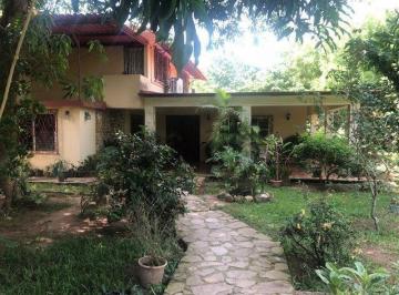 Casa · 450m² · 3 Recámaras · 5 Estacionamientos · Casa en Venta, Cosoleacaque.