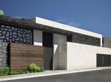 Casa · 700m² · 3 Recámaras · 4 Estacionamientos · Hermosa Casa Residencial, Aguascalientes, Col. Petrolera.