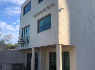 Casa · 300m² · 3 Recámaras · 2 Estacionamientos · Casa en Venta Fraccionamiento Paraiso