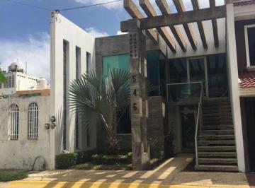 Oficina · 182m² · Venta de Oficinas en Av Rufino Tamayo, Fracc. Paraíso, Coatzacoalcos, Ver.