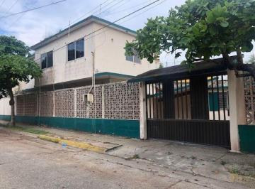 Casa · 452m² · Casa en Venta, Nuevo León, Col. Petrolera.