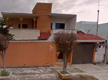 Casa · 343m² · 5 Recámaras · 4 Estacionamientos · Venta de Casa con 5 Habitaciones en Av Cuauhtémoc, Col. Centro, Coatzacoalcos, Ver.