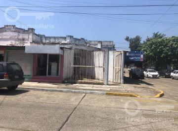 Local comercial · Local Comercial Grande, Centrico, Llave Esq. Morelos, Coatza