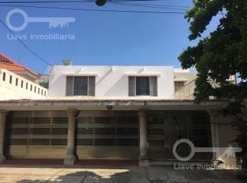 Casa · 300m² · 3 Recámaras · 2 Estacionamientos · Casa en Venta, Veracruz, Col. Petrolera