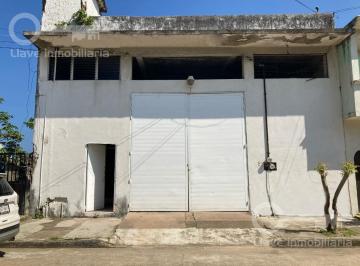 Bodega comercial · 330m² · Venta de Bodega de 330 m² en Calle Matamoros, Col. María de La Piedad, Coatzacoalcos, Ver.