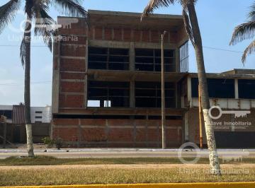 Edificio · 260m² · 2 Recámaras · 6 Estacionamientos · Edificio en Venta, Col. Centro, Coatzacoalcos, Ver.