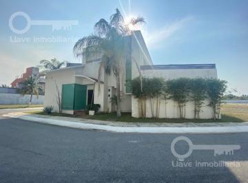 Casa · 340m² · 2 Recámaras · 2 Estacionamientos · Casa de 2 Habitaciones en Venta en Calle Los Pinos, Fracc. Arboledas, Coatzacoalcos, Ver.