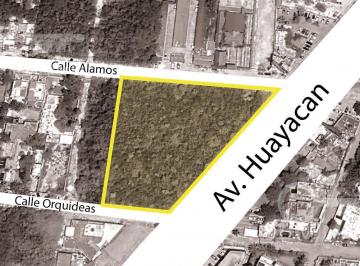 Terreno / Lote · 6490m² · Venta de Terreno de 6,490 m² en Av Huayacán, Cancún, Quintana Roo.