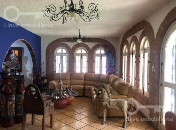 Casa · 400m² · 3 Recámaras · 2 Estacionamientos · Venta de Casa Estilo Mexicano Tradicional con 3 Recámaras en Calle Cuauhtémoc, Col. Puerto México, C