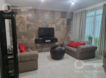 Casa · 300m² · 3 Recámaras · 2 Estacionamientos · Renta de Casa Amueblada con 3 Habitaciones en Calle Francisco López Lara