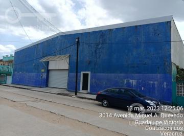 Bodega comercial · 900m² · Renta de Bodega de 900 m² en Av Quevedo, Col. Guadalupe Victoria, Coatzacoalcos, Ver.