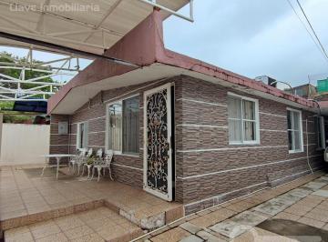 Casa · 225m² · 3 Recámaras · 2 Estacionamientos · Casa en Venta en Calle Heriberto Jara, Col. Vistalmar, en Coatzacoalcos, Veracruz.