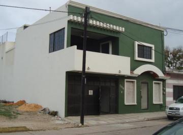 Casa · 440m² · 3 Recámaras · 2 Estacionamientos · Casa con Local en Venta Ubicada en Francisco Tellez, Col. Pto México, en Coatzacoalcos, Veracruz.