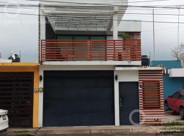 Casa · 104m² · 3 Recámaras · 1 Estacionamiento · Casa de 2 Niveles Amueblada en Renta Ubicada en Fracc. Punta del Mar, en Coatzacoalcos, Veracruz.