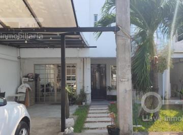 Casa · 200m² · 4 Recámaras · 2 Estacionamientos · Casa de 2 Niveles en Venta Ubicada en Calle 10 de Julio, Col. San Silverio, Coatzacoalcos, Veracruz