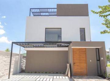 Casa · 180m² · 3 Recámaras · 2 Estacionamientos · Casa en Venta Lomas de Angelópolis Lll