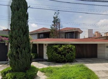 Casa de 4 habitaciones, Naucalpan de Juárez · Casa en Ciudad Satelite, con Patio y 4 Recmaras, Cerca de Vias Rapidas