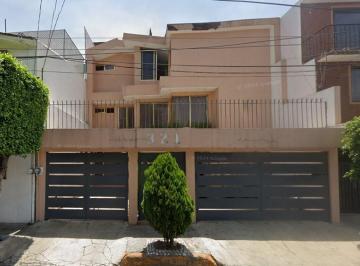 Casa de 4 habitaciones, Coyoacán · Casa en Venta Colonia Pedregal de Santa Ursula por Remate, Excelente Oportunidad!