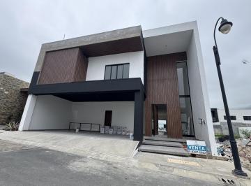 Casa · 480m² · 3 Recámaras · 3 Estacionamientos · Casa en Venta en El Uro
