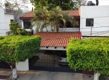 Casa de 4 habitaciones, Tuxtla Gutiérrez · Calle Cedros en La Colonia Arboledasresidencia en Tuxtla Gutiérrez, Chiapas