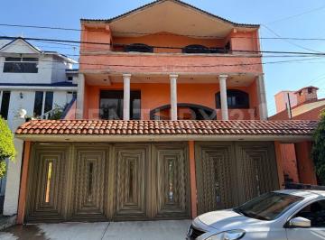 Casa · 366m² · 3 Recámaras · 5 Estacionamientos · Casa en Venta en Bosques del Lago Cuautitlán Izcalli, Edo. Mex.