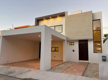 Casa de 3 habitaciones, Conkal · ¡Estrena Casa con Alberca! Casa de 3 Recámaras con Baño Propio en Privada, Conkal.