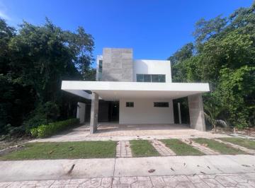 Casa · 365m² · 3 Recámaras · 2 Estacionamientos · Casa - Fraccionamiento Ciudad Mayakoba