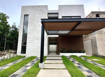 Casa · 256m² · 4 Recámaras · 2 Estacionamientos · Venta Casa 4 Rec. Via Cumbres Cancun