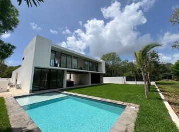 Casa · 351m² · 3 Recámaras · 4 Estacionamientos · Venta Casa 3 Rec. Lagos del Sol