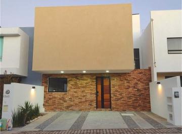 Casa · 3 Recámaras · 2 Estacionamientos · Casa en Fraccionamiento Residencial El Refugio