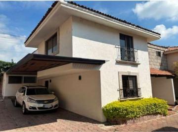 Casa de 3 habitaciones, León · Casa en Venta en Privada Sobre La Lateral de Balcones en Blvd. Morelos