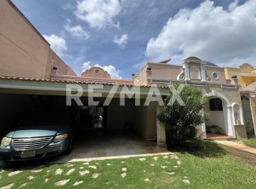 Casa · 316m² · 3 Recámaras · 2 Estacionamientos · Venta/renta Casa Col. San Antonio Cinta 3 Recs. C/alberca, Norte de Mérida, Yuc. - (4)