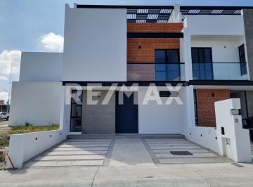 Casa en condominio · 220m² · 4 Recámaras · 2 Estacionamientos · Estrena Casa con Opcion a Cuarta Recamara en Planta Baja - (4)