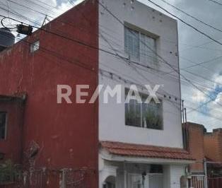 Casa · 154m² · 4 Recámaras · 1 Estacionamiento · Casa en Venta - (4)