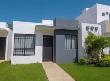 Casa de 2 habitaciones, Mérida · Casa en Venta Al Poniente de Mérida Mod. Sta. Ana