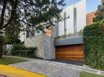 Casa · 833m² · 5 Recámaras · 5 Estacionamientos · Casa en Venta en El Palomar