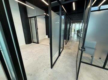 Oficina · 77m² · 2 Estacionamientos · Oficina Renta Frente Plaza Las Americas Equipada y con Muebles
