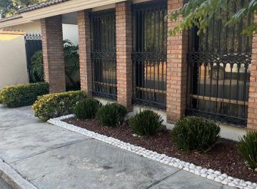 Casa de 3 habitaciones, Saltillo · Casa en Venta de un Piso en Esquina Alnorte de La Ciudad