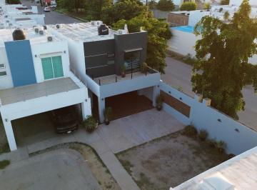 Casa · 172m² · 3 Recámaras · 2 Estacionamientos · Casa en Fraccionamiento Valle Alto